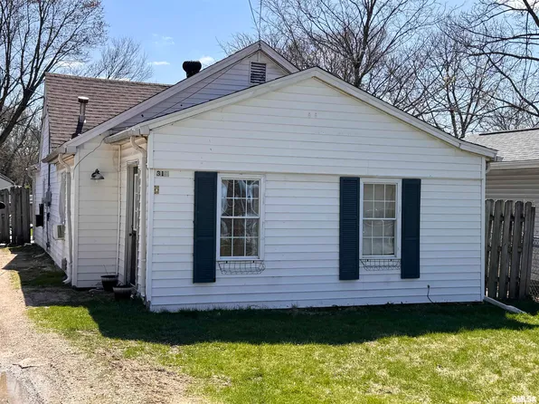 317 Oakwood Ave, East Peoria, IL 61611
