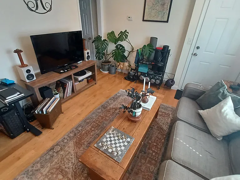 14 Beechcroft St #1 — Photo 3