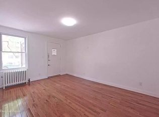 3987 47th St #1F, Sunnyside, NY 11104