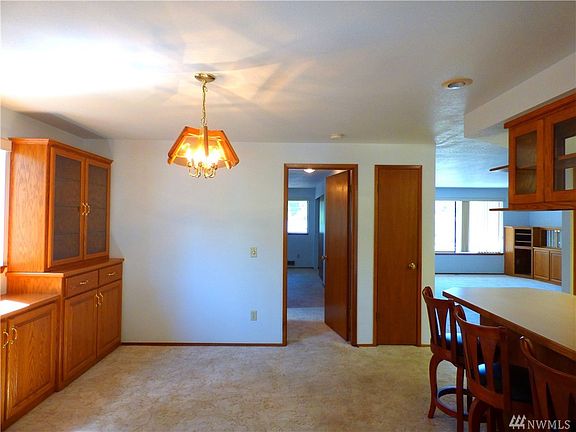 5th image of 434 Stirling Dr