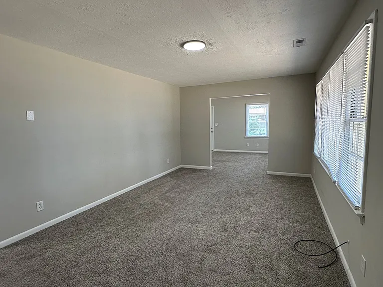 296 Decatur Dr — Photo 3