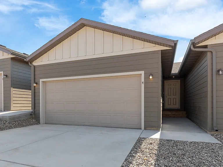 Shepherd Hills Commons — Photo 12