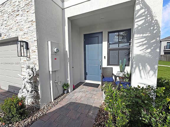 3rd image of 179 NE 13th Ave #179