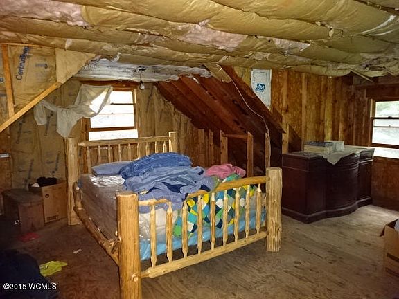 4th image of 9 Underhill Ln