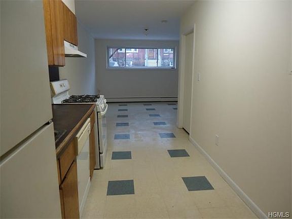 2nd image of 15 N Buckhout St APT A