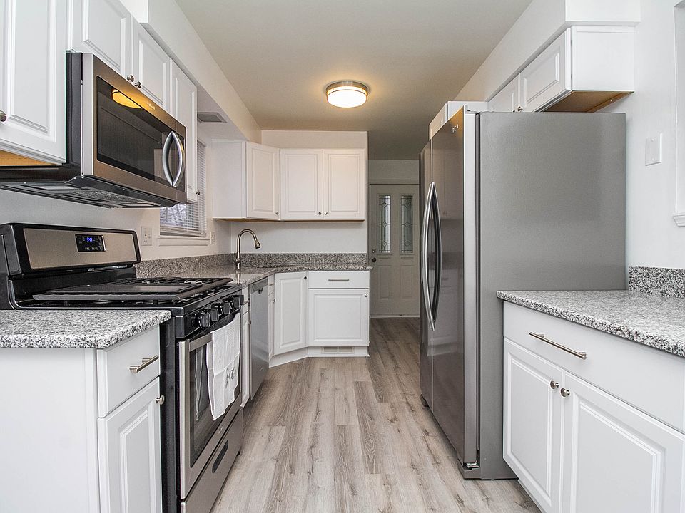 2nd image of 34416 Phyllis St