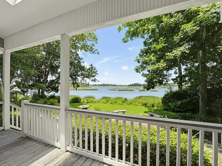 371 Cottage Farm Dr — Photo 2