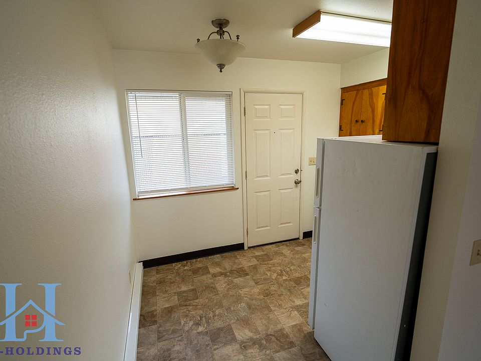1st image of 6431-6437 SE Rhone St #6435