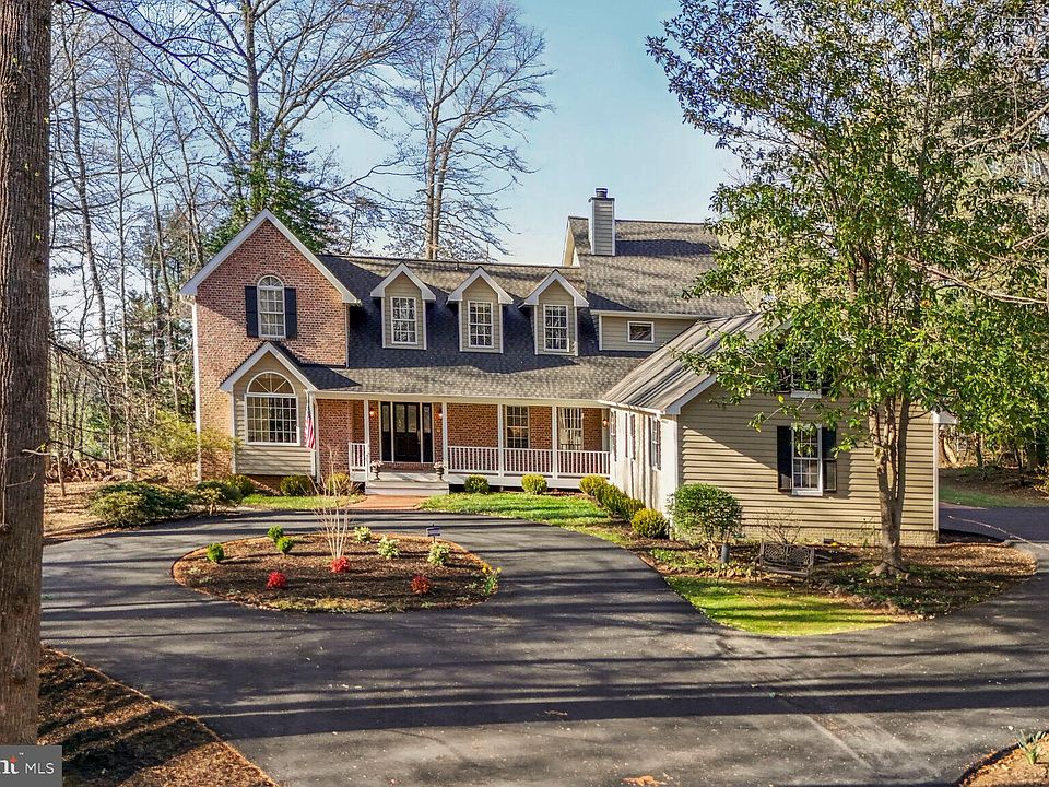 1st image of 322 Canterwood Ln