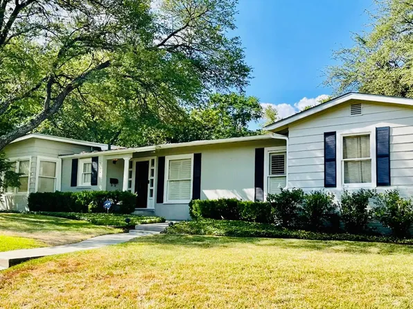 705 Eventide Dr, Terrell Hills, TX 78209