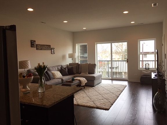 5th image of 2933 N Harlem Ave APT 411