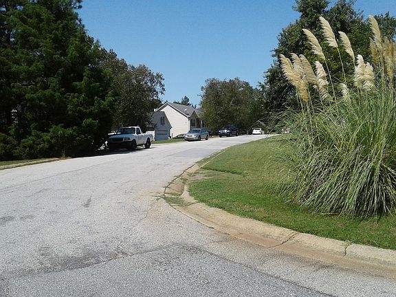4th image of 35 Summer Walk Ct