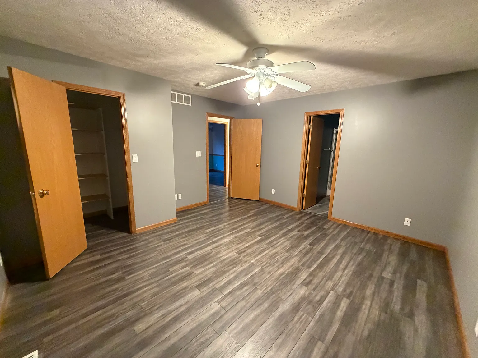 3 bed, 2156 sqft, $2,500 — Photo 4