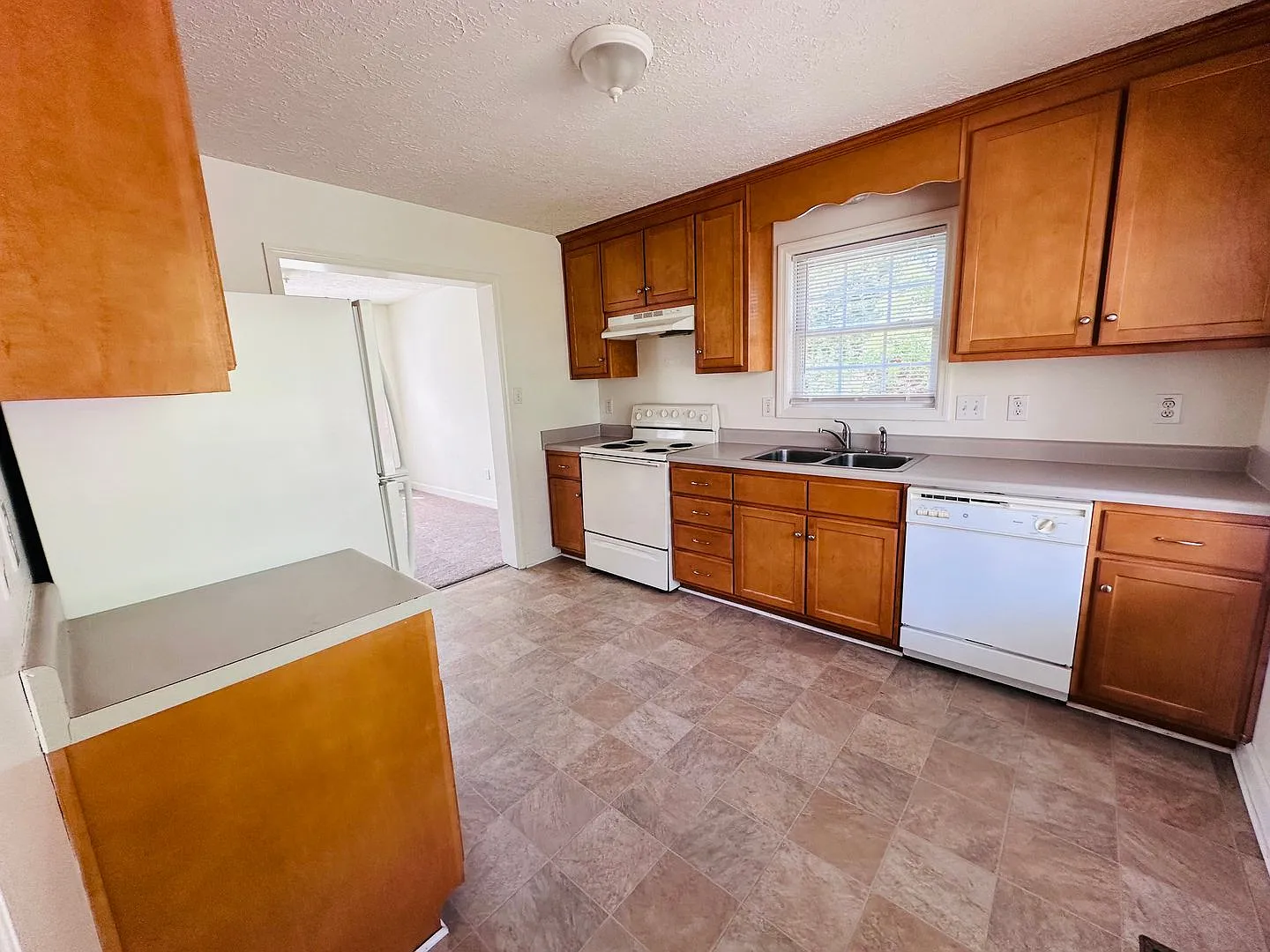 3 Bedroom 2 Bath Duplex — Photo 2