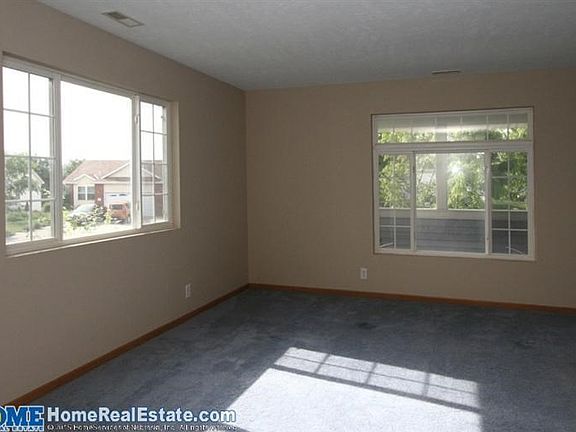 5th image of 1050 W Welter Dr
