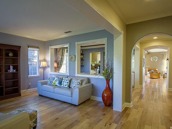 3rd image of 5385 Brentford Way