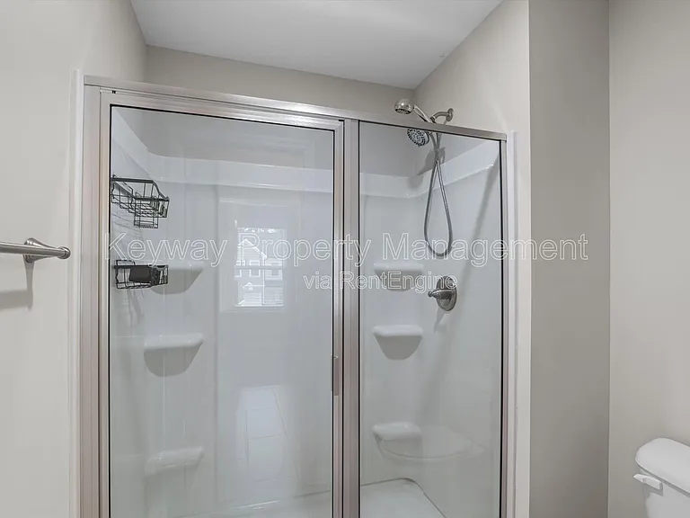 1043 Linsmore Ave — Photo 14