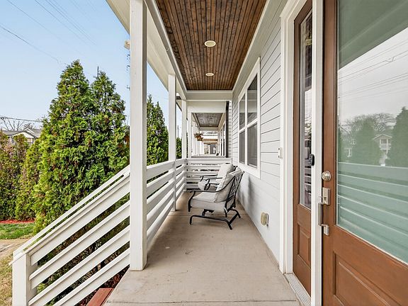 3rd image of 5812 Morrow Rd #A