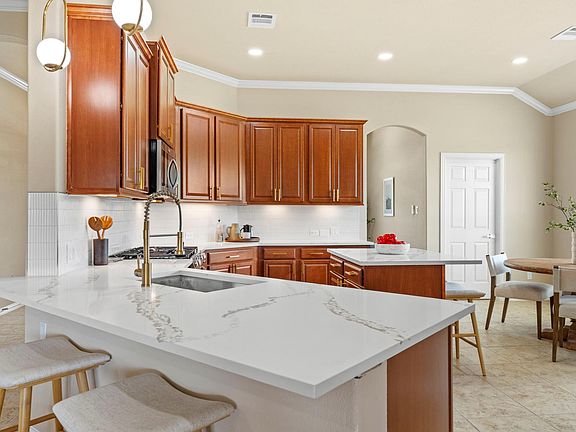 3rd image of 1816 Harvest Bend Ln
