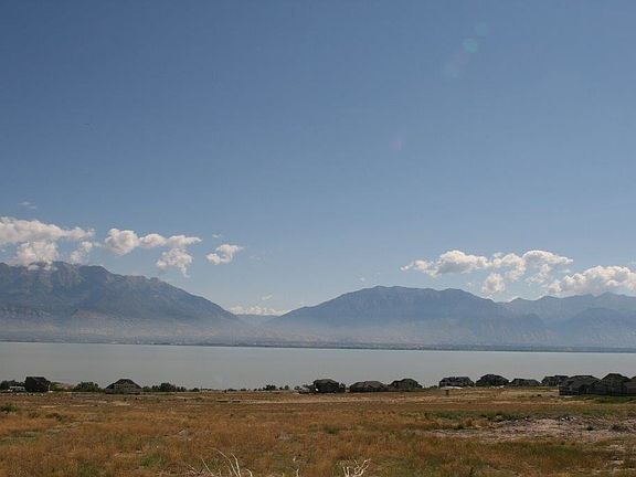 4th image of 3758 Panorama Dr