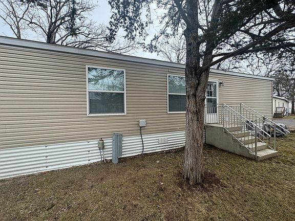 2nd image of 6350 Pine St Trailer 4