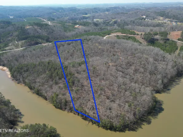 8 Winding Trl, Madisonville, TN 37354