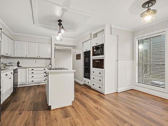 5th image of 18242 Lakeside Ln