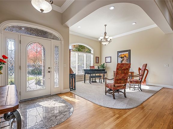 3rd image of 20 Beaty Ln