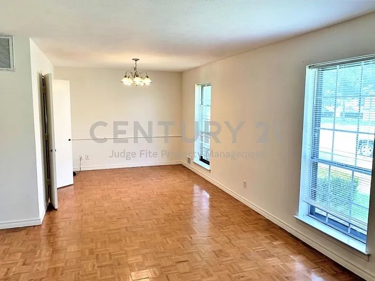 3910 Bucknell Dr — Photo 3