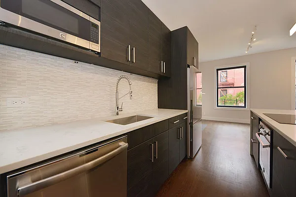 Rented by Tourma Realty LLC | media 28