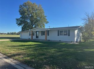 102 Debra Dr, Albers, IL 62215