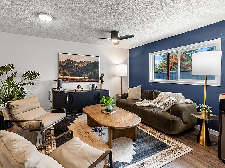 Royal Pines — Photo 25