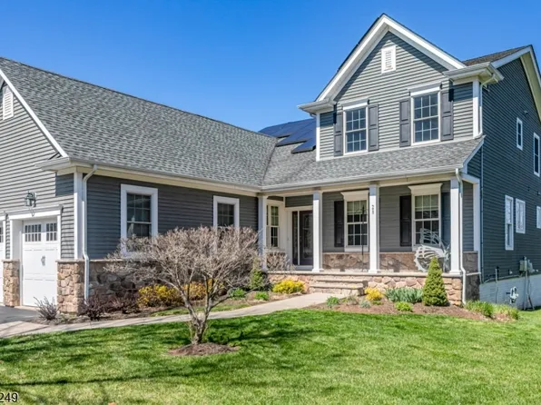 28 Bedford Dr, Montgomery Twp., NJ 08558