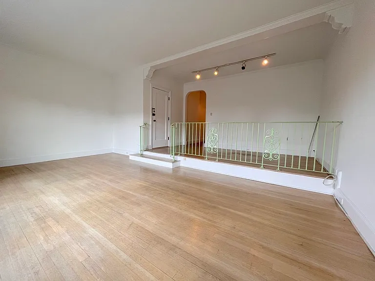 31 Park St #6 — Photo 3
