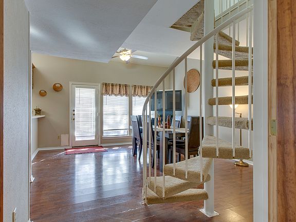 5th image of 5330 Greenbrook Dr
