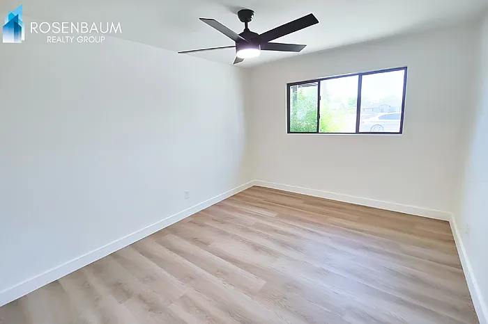 7321 E Coronado Rd — Photo 4