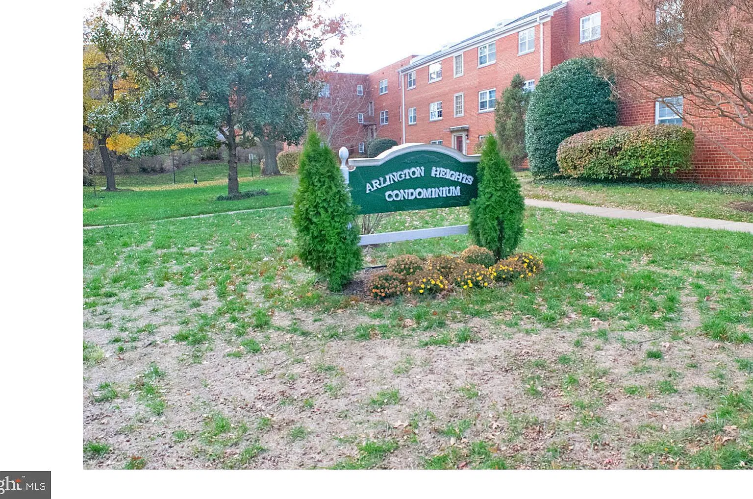 Arlington Height — Photo 1