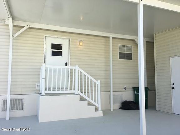 2nd image of 1047 Wren Cir