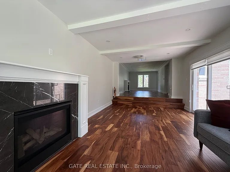 88 Lawrence Ave — Photo 11