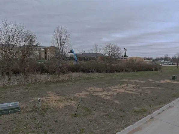 1002 J Ave, Vinton, IA 52349