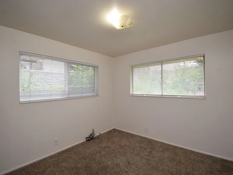 4248 S 1350 E — Photo 8