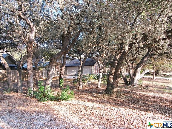 3rd image of 2417 Robinhood Ln