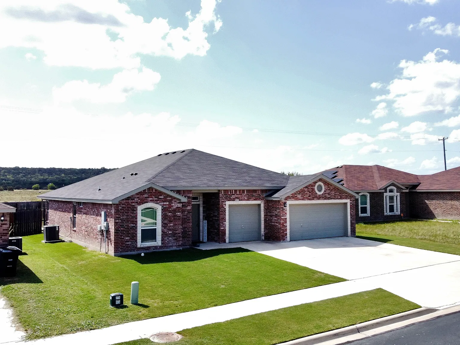 4 bed, 2.5 bath, 2221 sqft, $1,950 — Photo 3