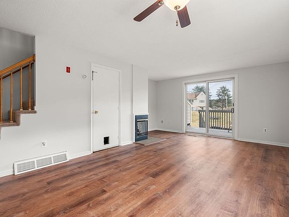 4th image of 941 Fox Hollow Dr #941