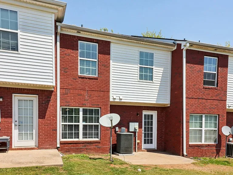 7712 Autry Cir #204 — Photo 31