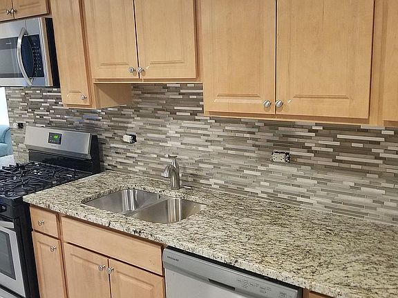 5th image of 4204 N Melvina Ave