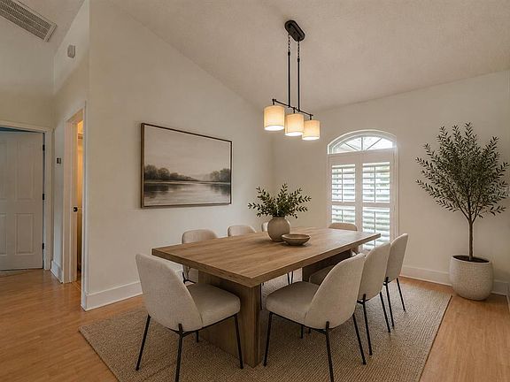 5th image of 14833 Redcliff Dr