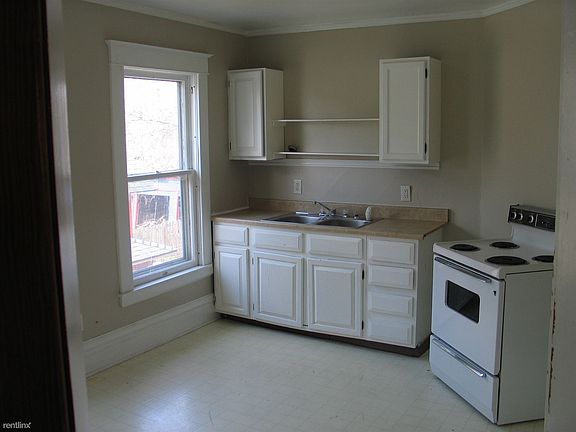 708 kitchen1