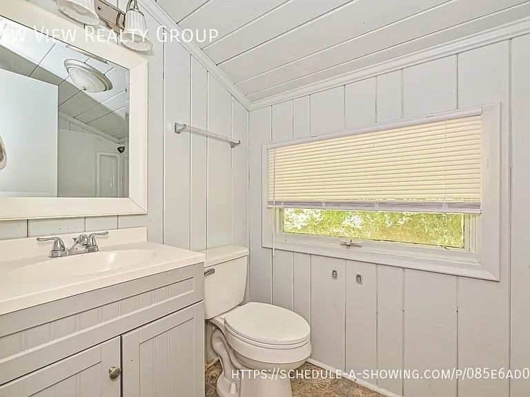 217 Bennett St — Photo 16