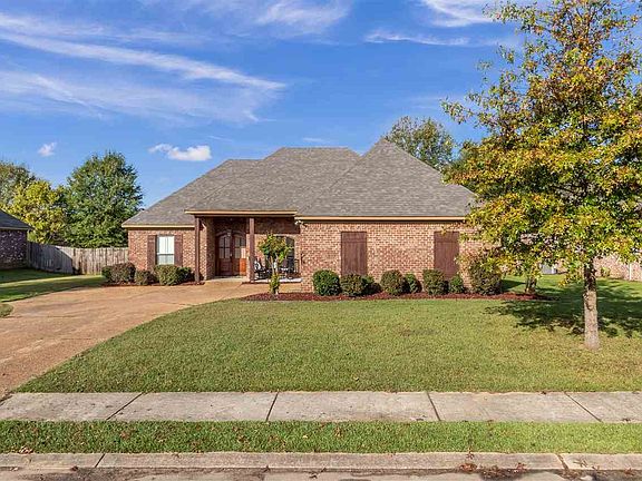 2nd image of 107 Creekside Dr